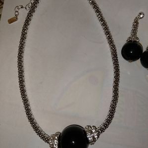 Earring and necklace set